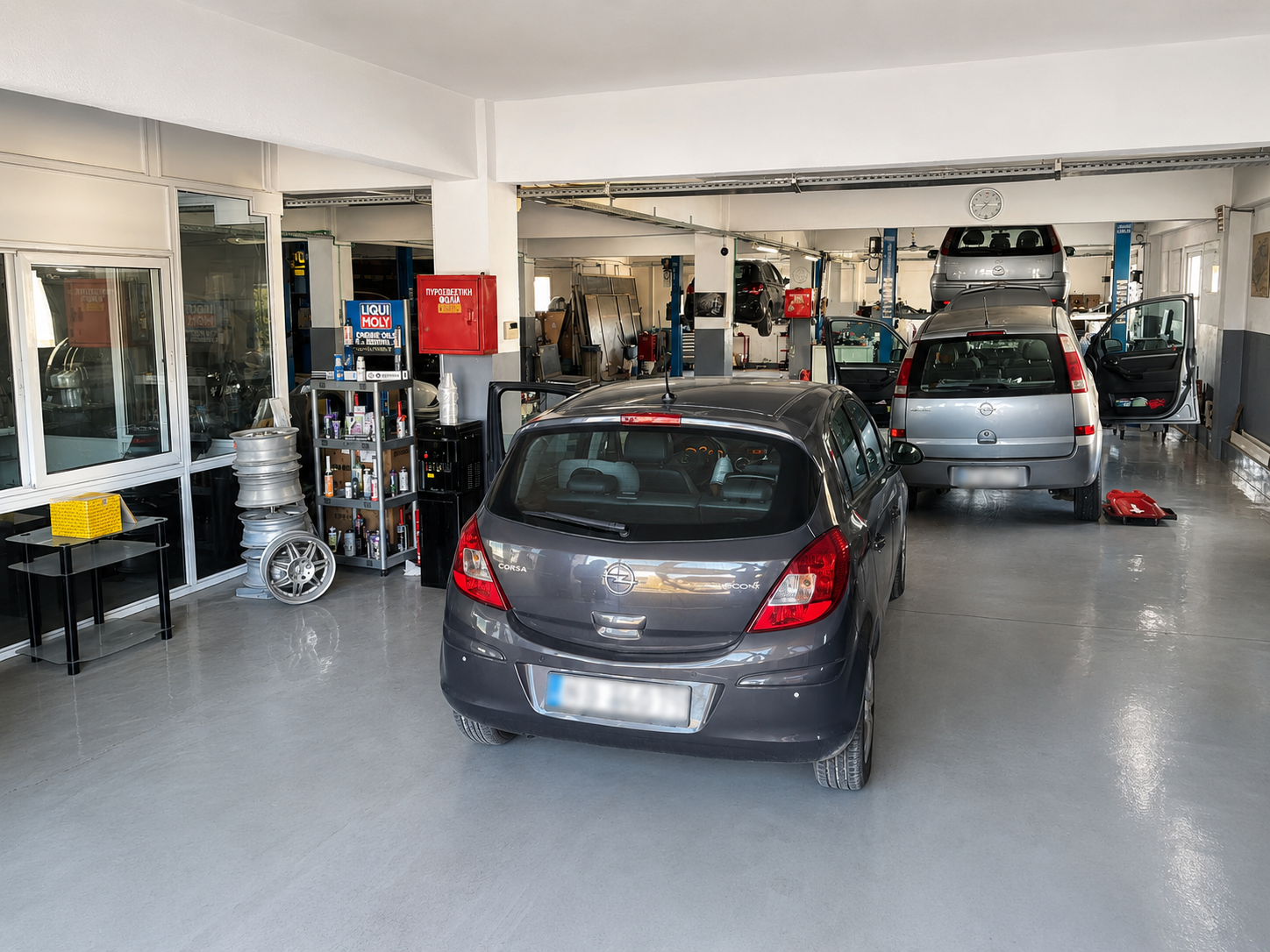 Opel service Thessaloniki workshop view 1